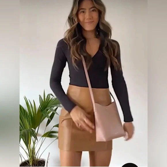 SAMARA Medium Off the Shoulder Bucket Crossbody Bag Pink Peony Vegan Leather - Picture 4 of 14